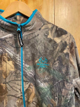 Load image into Gallery viewer, Size L RealTree Camo Women&#39;s Fleece Sweatshirt
