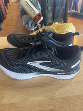 Load image into Gallery viewer, 11 Brooks Men&#39;s Running Shoes
