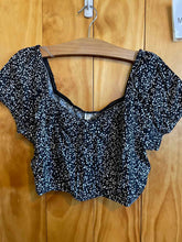 Load image into Gallery viewer, Size L Roxy B&amp;W Women's Misc. Top
