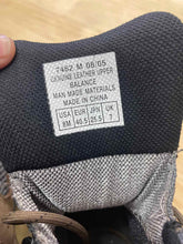 Load image into Gallery viewer, Shoe Size 8 vasque Brown Hiking Shoes
