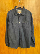 Load image into Gallery viewer, Size Large Lands End Men&#39;s Long Sleeve Shirt
