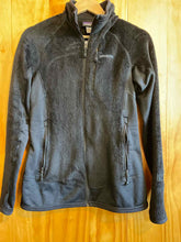 Load image into Gallery viewer, Size Medium Patagonia Black Women's Fleece Sweatshirt
