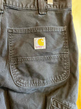 Load image into Gallery viewer, Size 32 Carhartt Men's Pants
