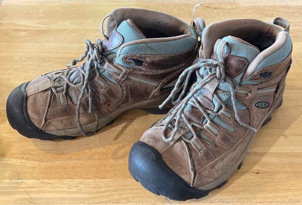Women's Shoe Size 8 Keen Brown Hiking Boots