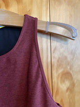 Load image into Gallery viewer, Vuori Red Women's Tank Top
