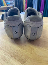 Load image into Gallery viewer, Specialized Womens 38 Cycling Shoes
