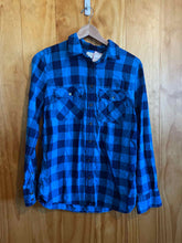 Load image into Gallery viewer, Size S J Crew Men's Flannel

