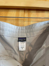 Load image into Gallery viewer, Size 6 Patagonia Beige Women&#39;s Capris
