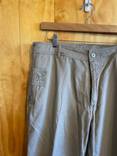 Load image into Gallery viewer, Size 36x32 Clothing Arts Men's Pants
