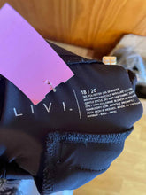 Load image into Gallery viewer, Size 18/20 Livi Black Joggers
