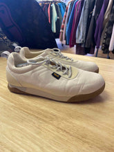Load image into Gallery viewer, Shoe Size 8 Teva Cream Shoes
