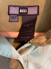 Load image into Gallery viewer, Size XL REI Green Women&#39;s Long Sleeve Shirt
