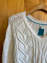 Load image into Gallery viewer, Size L Sundance White Women&#39;s Sweater &amp; Sweatshirt
