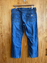 Load image into Gallery viewer, Size 38 Carhartt Men&#39;s Jeans
