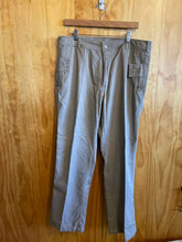 Load image into Gallery viewer, Size 36x32 Clothing Arts Men's Pants
