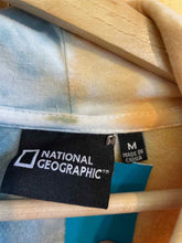 Load image into Gallery viewer, Size M National Geographic Men's Sweater &amp; Sweatshirt
