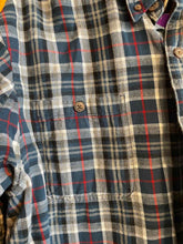 Load image into Gallery viewer, Size XL Duluth Trading Men's Flannel
