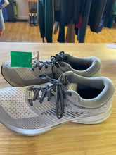Load image into Gallery viewer, Women&#39;s Shoe Size 9.5 Brooks Grey Running Shoes
