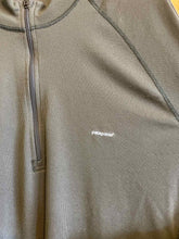 Load image into Gallery viewer, Size XL Patagonia Men's Long Sleeve Shirt
