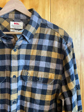 Load image into Gallery viewer, Size XL Fjall Raven Men&#39;s Long Sleeve Shirt
