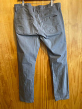 Load image into Gallery viewer, Size 36 Oakley Men&#39;s Pants
