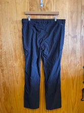 Load image into Gallery viewer, Size 16 Eddie Bauer Black Women&#39;s Pants
