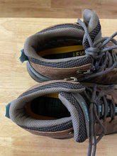 Load image into Gallery viewer, Women's Shoe Size 7 Keen Brown Hiking Boots
