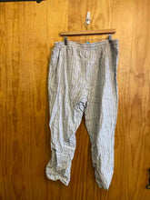 Load image into Gallery viewer, Size XL Orvis Gray Women&#39;s Pants
