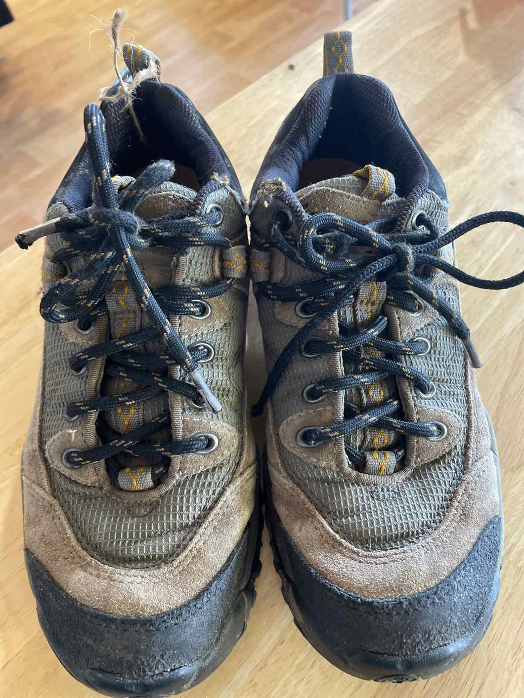 Women's Shoe Size 6.5 Columbia Brown Hiking Shoes