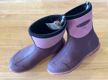 Load image into Gallery viewer, Women&#39;s Shoe Size 6/6.5 Muck Boot Co. Pink Women&#39;s Winter Boots
