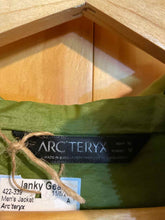 Load image into Gallery viewer, Size Medium Arc&#39;teryx Men&#39;s Jacket
