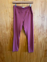 Load image into Gallery viewer, Size 10 Lululemon Magenta Women&#39;s Leggings
