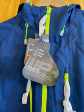 Load image into Gallery viewer, Size S True North Men's Rain Jacket
