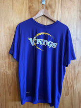 Load image into Gallery viewer, Size XL Nike Men's Short Sleeve Shirt
