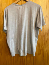 Load image into Gallery viewer, Size L Columbia Men's Short Sleeve Shirt
