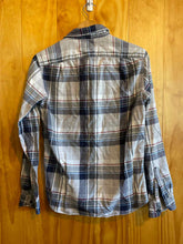 Load image into Gallery viewer, Size Small J Crew Men's Flannel

