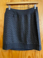 Load image into Gallery viewer, Size Medium Ice Breaker Grey Skirt
