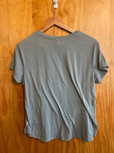 Load image into Gallery viewer, Size Small Eddie Bauer Green Women's Short Sleeve Shirt

