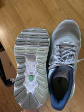 Load image into Gallery viewer, Shoe Size 8.5 Mizuno Grey Running Shoes
