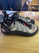 Load image into Gallery viewer, La Sportiva 5.5 Shoes
