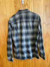 Load image into Gallery viewer, Size L Kuhl Men's Flannel
