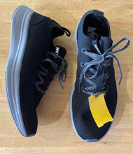 Load image into Gallery viewer, 9.5 REI Men&#39;s Shoes

