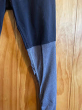 Load image into Gallery viewer, Size Medium Alo Black Women&#39;s Leggings
