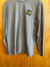 Load image into Gallery viewer, Size Medium The North Face Men's Long Sleeve Shirt
