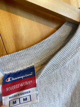 Load image into Gallery viewer, Size M Champion Men&#39;s Sweater &amp; Sweatshirt
