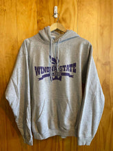 Load image into Gallery viewer, Size M Gildan Men's Sweater &amp; Sweatshirt
