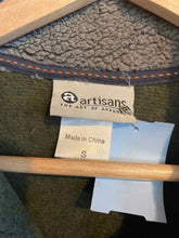 Load image into Gallery viewer, Size S Artisan Gear Green Women&#39;s Fleece Sweatshirt
