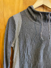 Load image into Gallery viewer, Size L Eddie Bauer Grey Women's Sweater &amp; Sweatshirt
