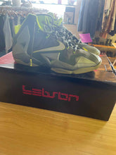 Load image into Gallery viewer, 11 Nike Men&#39;s Shoes
