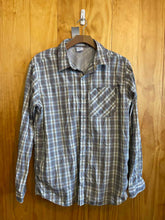Load image into Gallery viewer, Size XL Columbia Men's Long Sleeve Shirt
